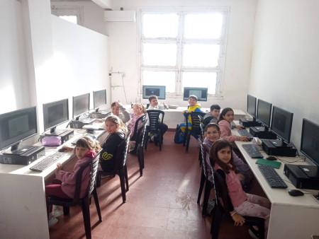 El municipio implementa clases gratuitas de informática para niños en Santa Lucía